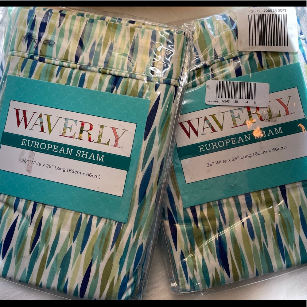 Coastal print, Euro sham pair by Waverly. 26 x 26 inches. 100% cotton.